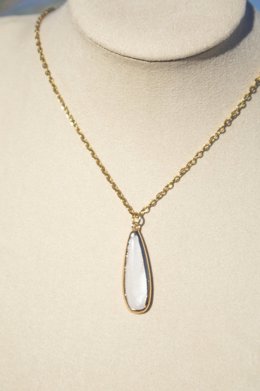 Single Teardrop White Pearl Necklace