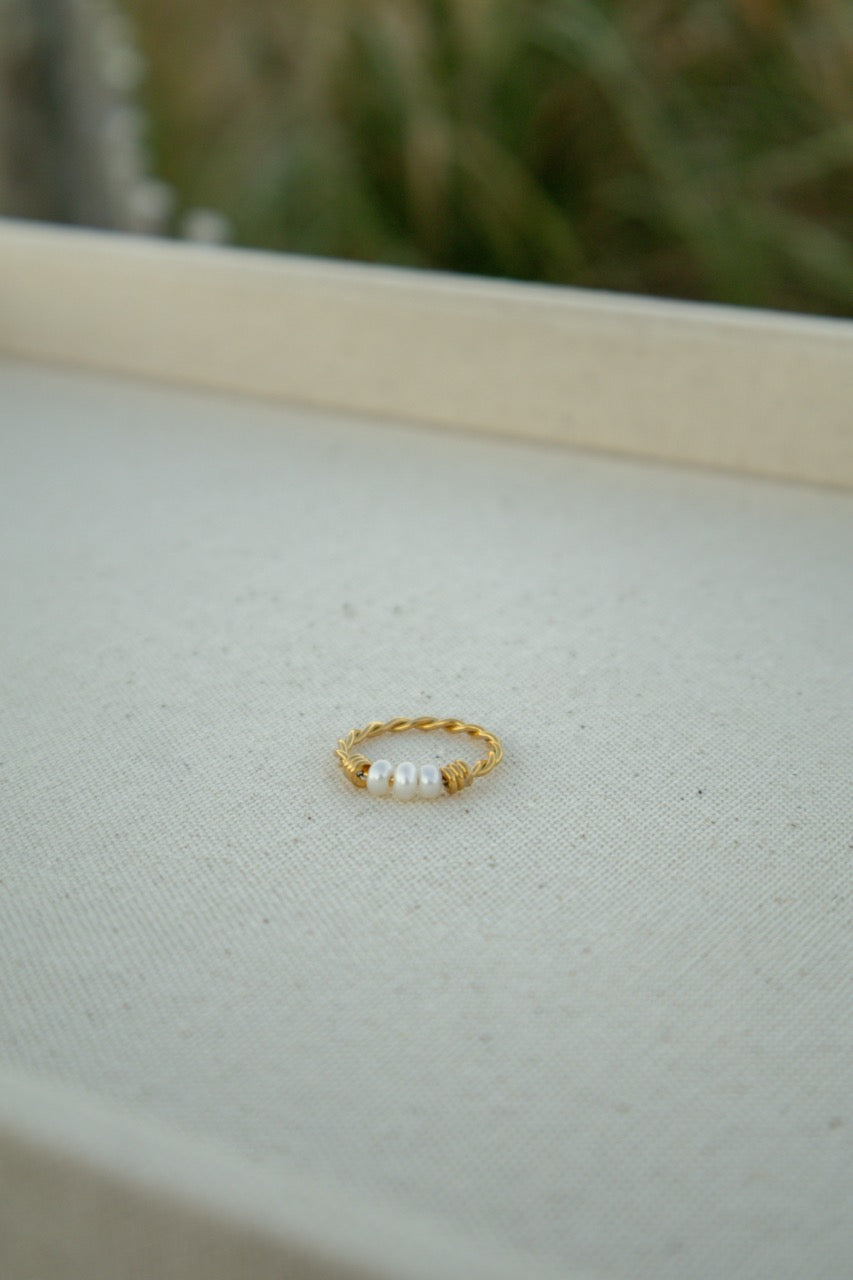 Gold 3 Pearl Twist Ring