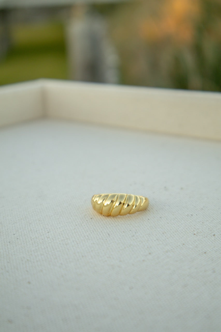 Croissant Bubble Ring