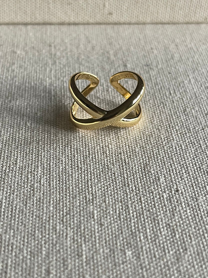 Criss Cross Ring