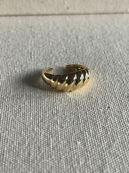 Croissant Bubble Ring
