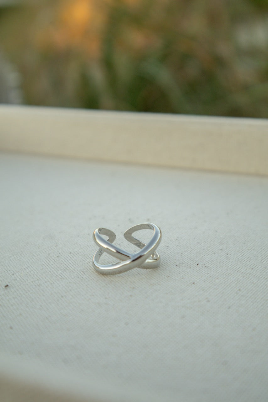 Criss Cross Ring