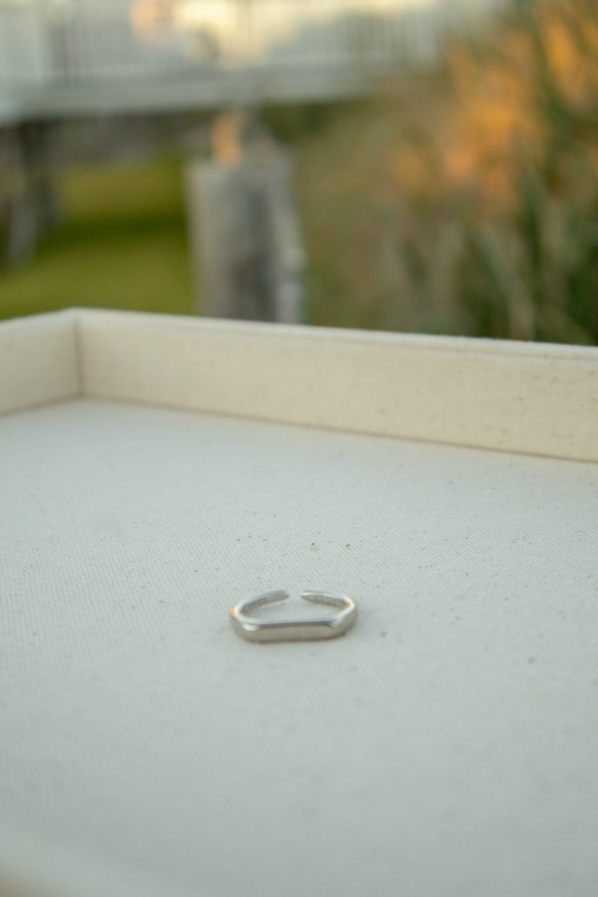 Slim Bar Ring