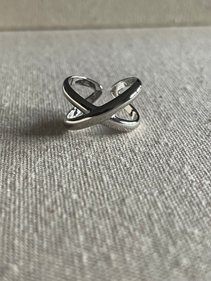 Criss Cross Ring