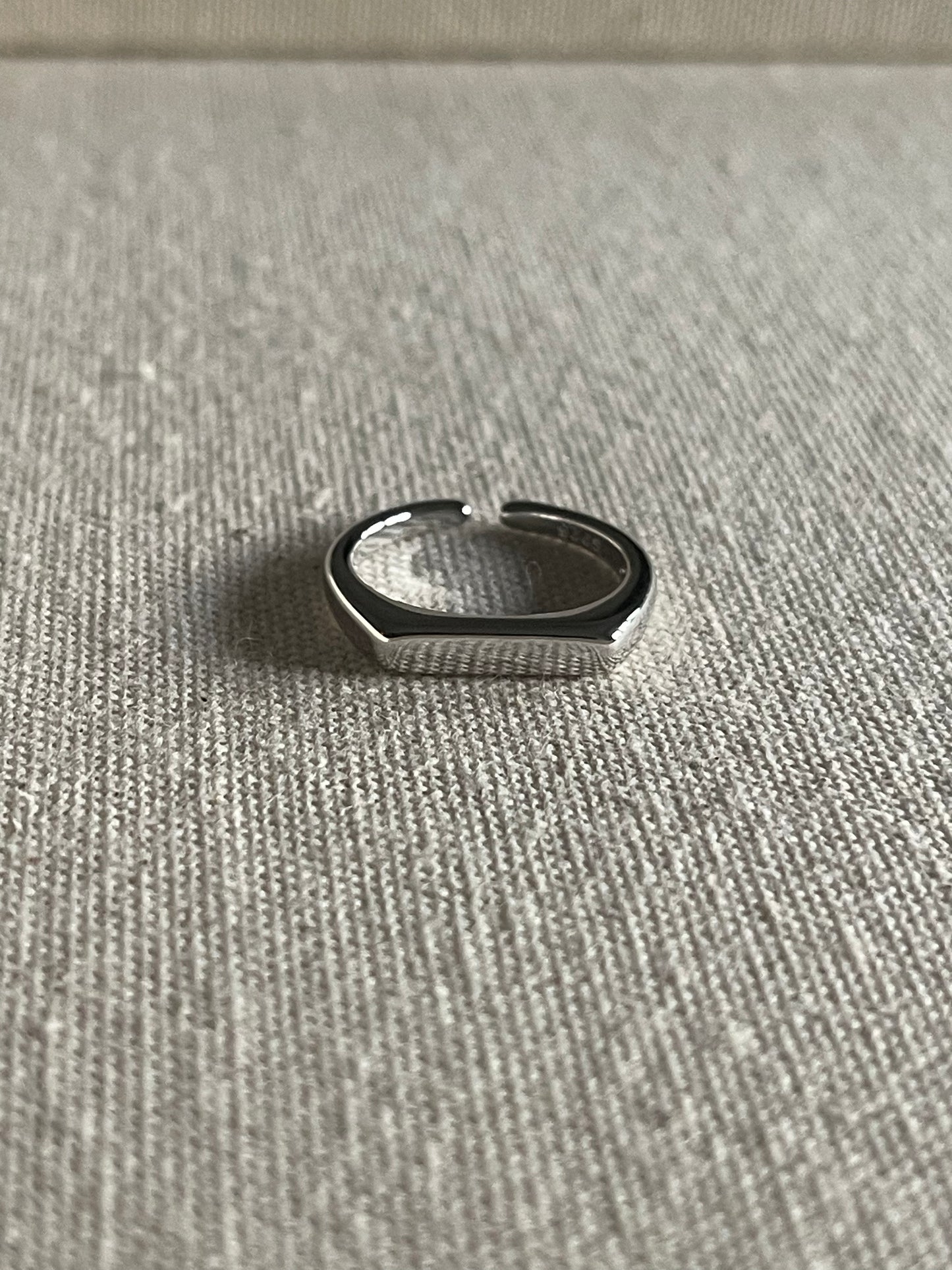 Slim Bar Ring